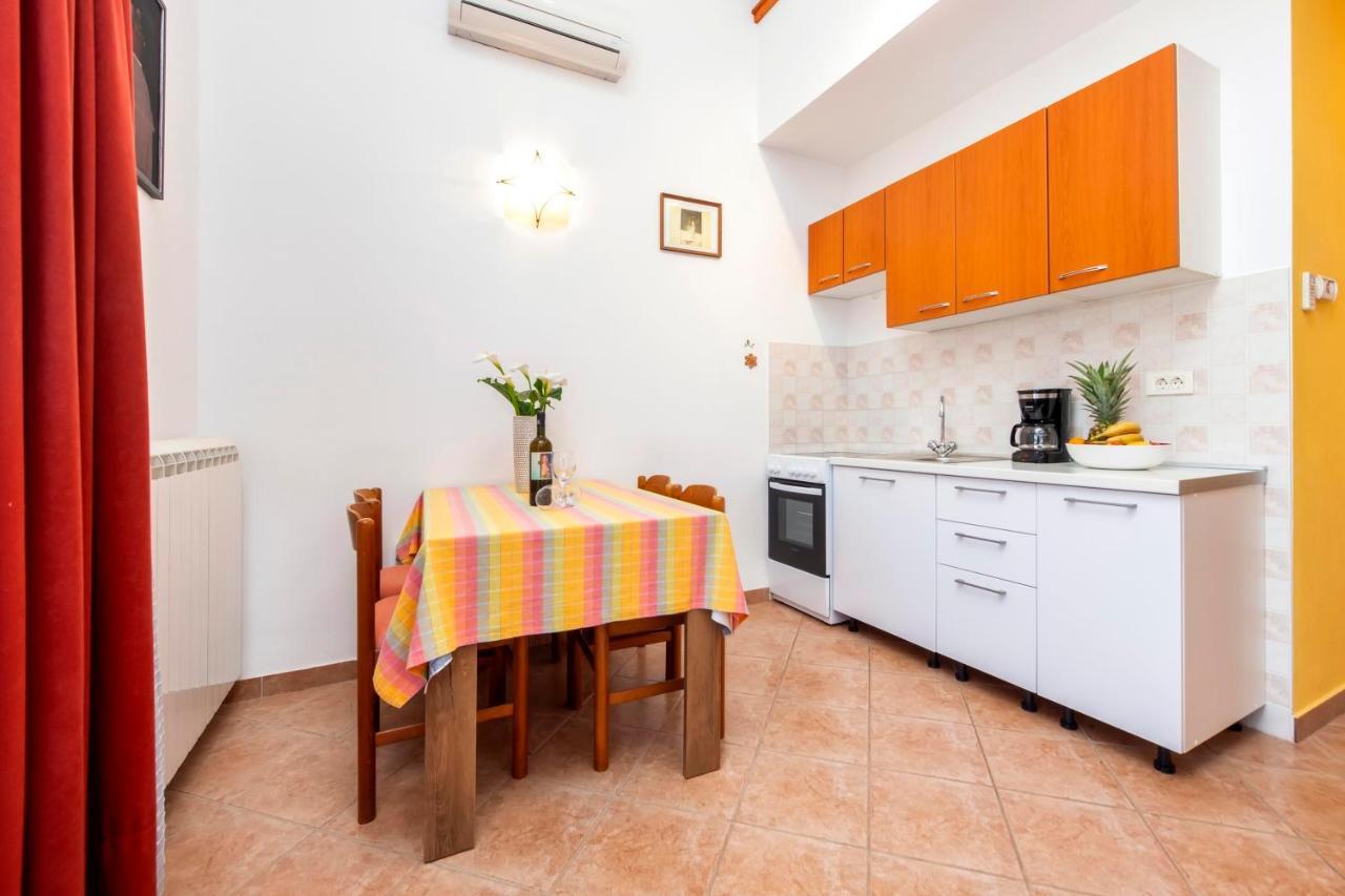 Apartments Adria Rovinj Eksteriør billede